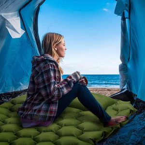 SleepMat, felfújható szőnyeg fejtérrel